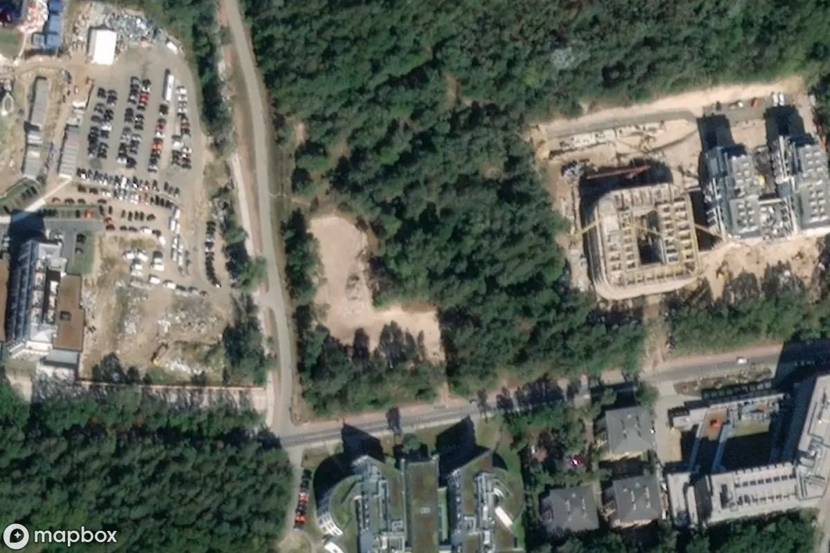 Satellittbilde fra luften av Flakbatterie Venus, et forlatt  i Świnoujście, Polen