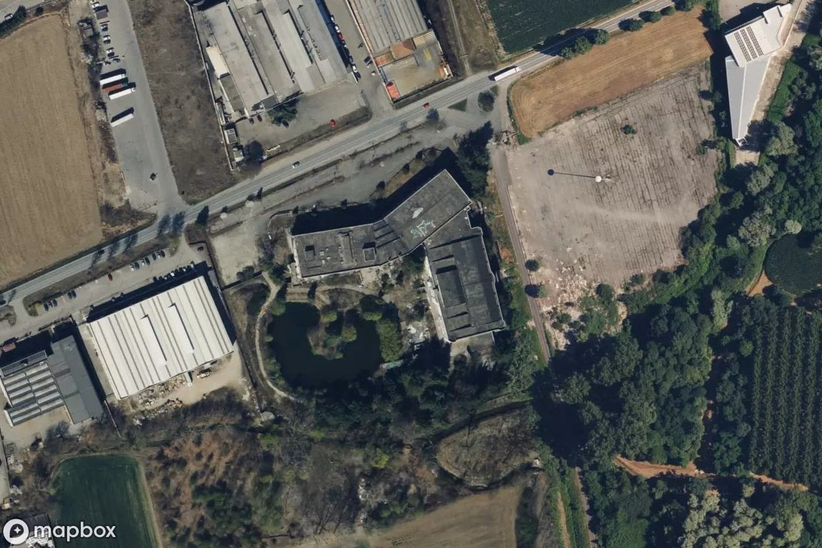 Satellittbilde fra luften av Lost Place, et forlatt  i Airasca, Italia