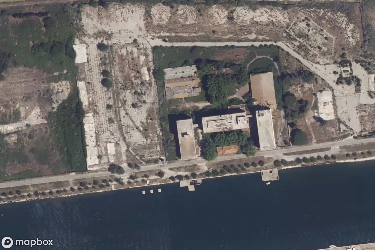 Vista aérea por satélite de Lost Place, un  abandonado en Port-Saint-Louis-du-Rhône, Francia