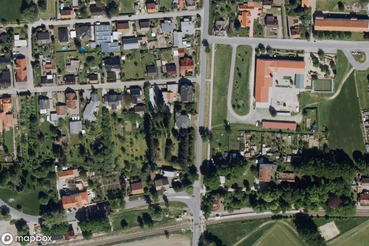 Satellitbillede set fra luften af Autohaus, et forladt  i Lindenberg, Tyskland