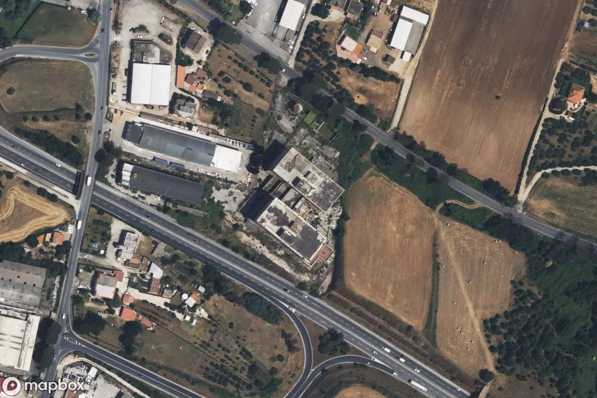 Satellitbild från luften av Fabrik Salsicce Cecconi, en övergiven Fabrik i Ardea, Italien