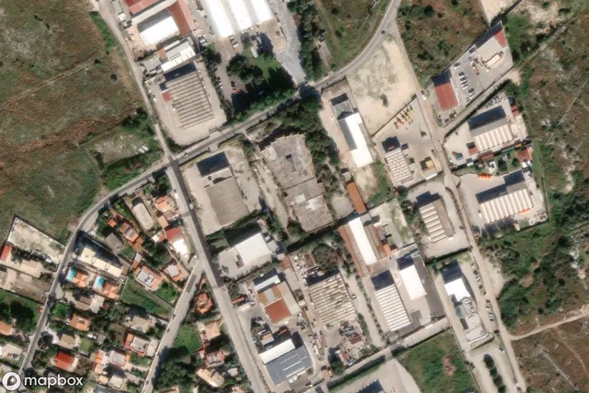 Satellitbillede set fra luften af Lost Place, et forladt  i Melilli, Italien