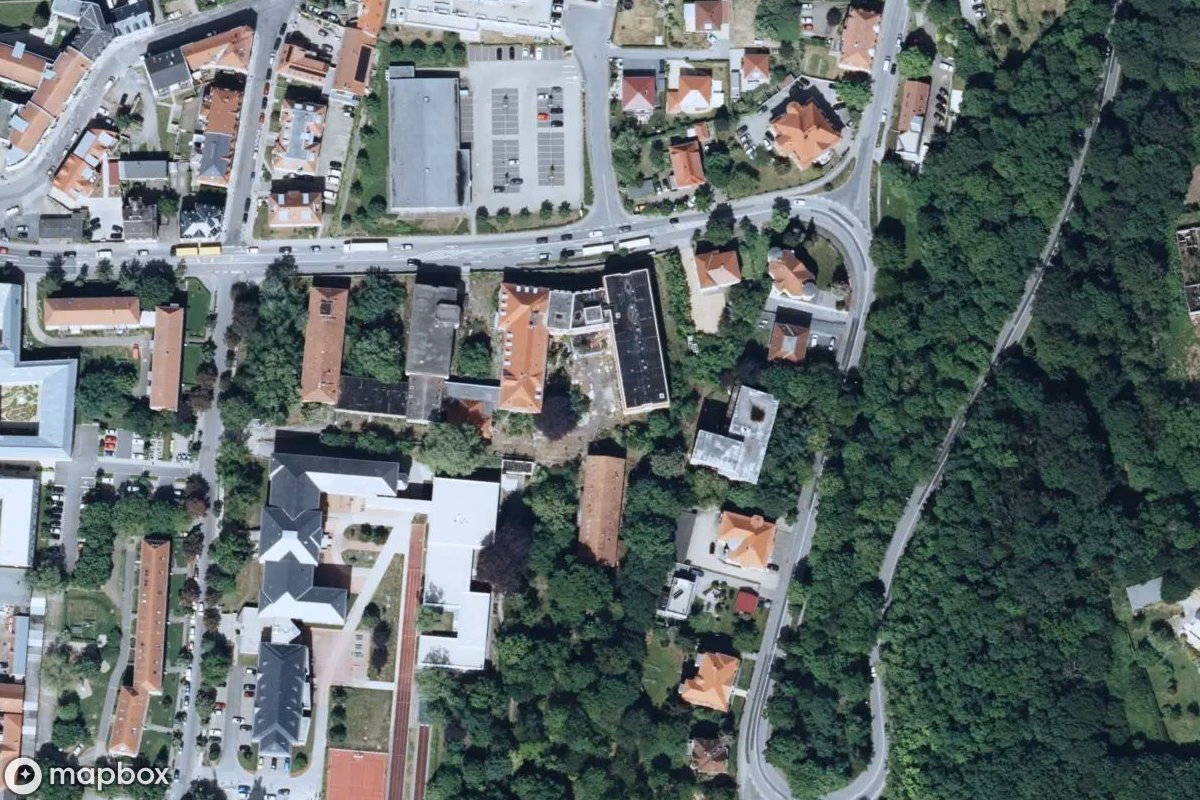 Vista aérea por satélite de Krankenhaus, un Hospital abandonado en Pirna, Alemania