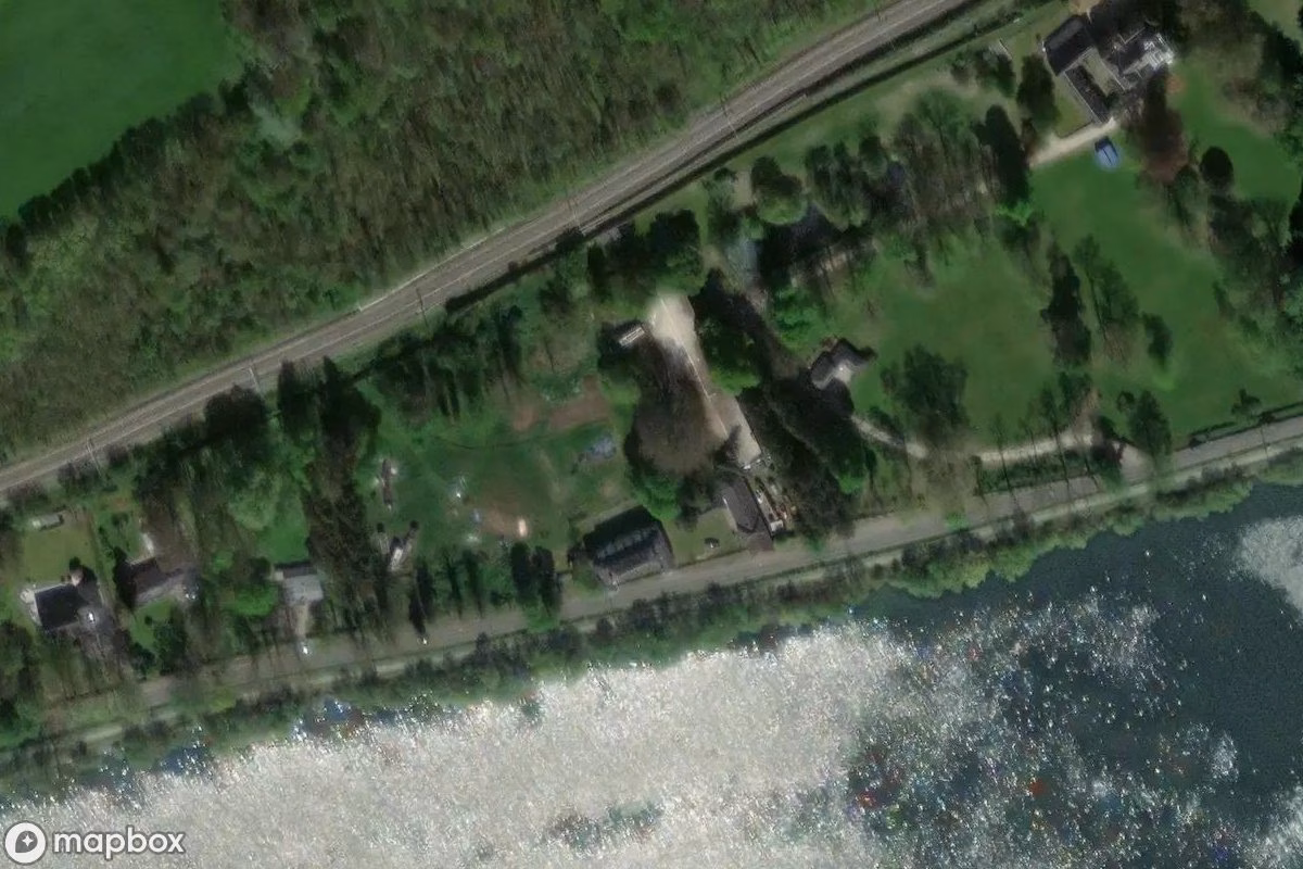 Satellitbillede set fra luften af Old Iron 3, et forladt Fabrik i Wanze, Belgien