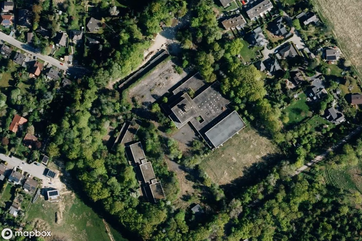 Műholdas légi felvétel Polizeischule helyszínről, egy elhagyatott Iskola itt: Wennigsen (Deister), Németország