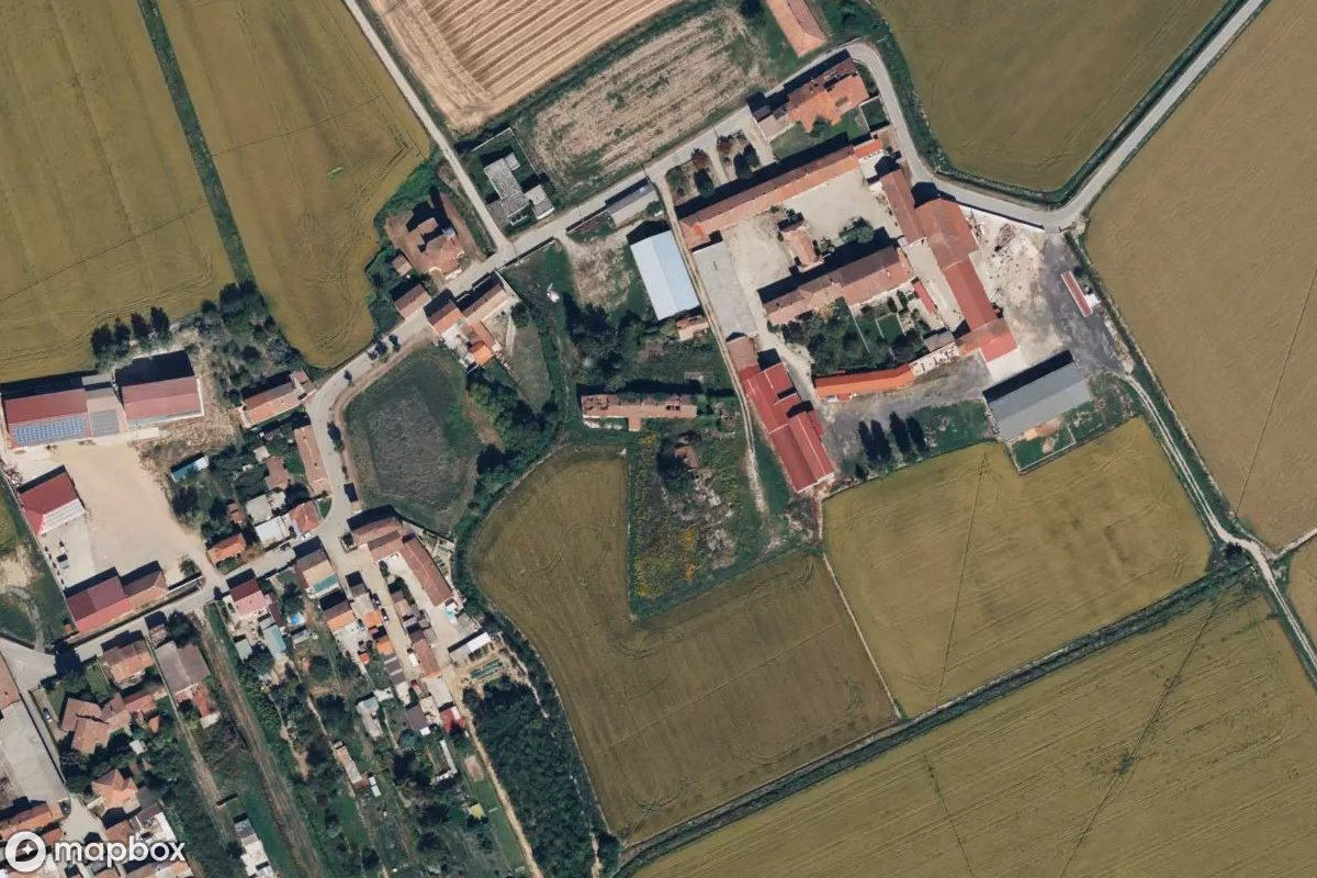 Satellitbillede set fra luften af Casa Grifiando, et forladt Beboelseshus i Rosasco, Italien