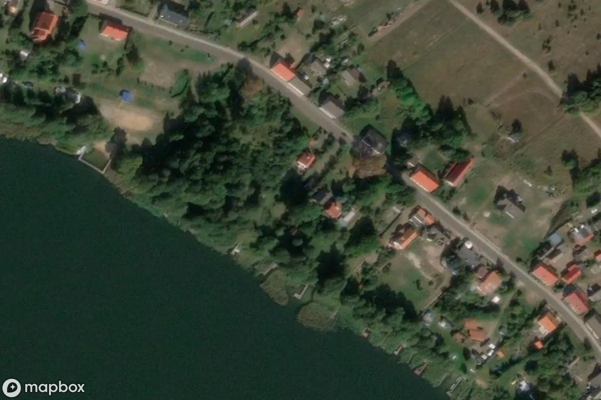 Satelitarny widok z lotu ptaka Kampfmuseum Zdbicach, opuszczone  w Zdbice, Polska