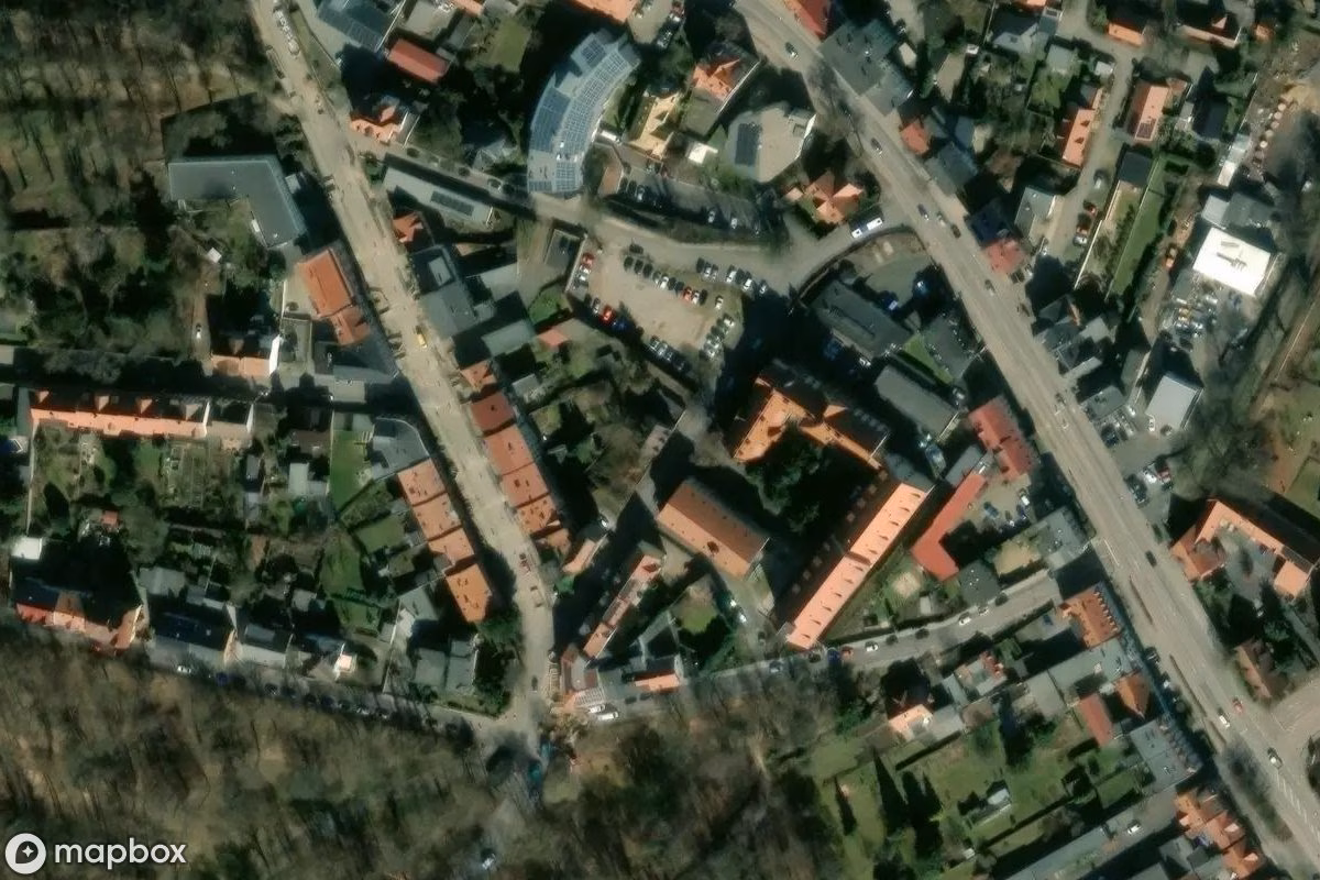Vue aérienne satellite de Wohnhaus, un Résidence abandonné à Lutherstadt Eisleben, Allemagne