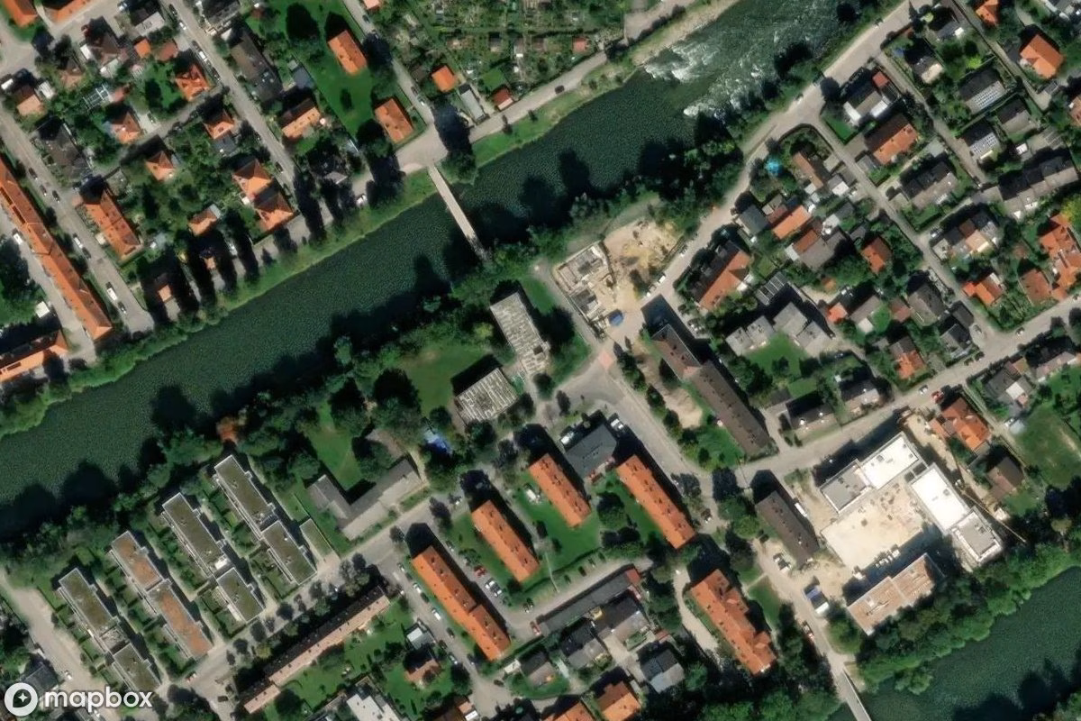 Vue aérienne satellite de Wohnhaus, un Résidence abandonné à Landshut, Allemagne