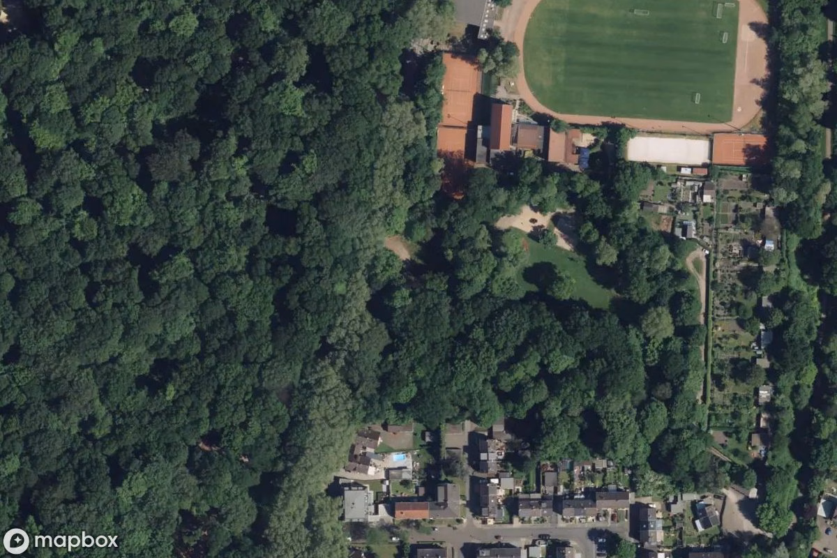 Műholdas légi felvétel Hotel helyszínről, egy elhagyatott Hotel itt: Oberhausen, Németország