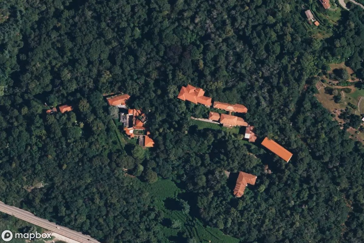 Műholdas légi felvétel Colonia Ettore Motta helyszínről, egy elhagyatott itt: Verbania, Olaszország