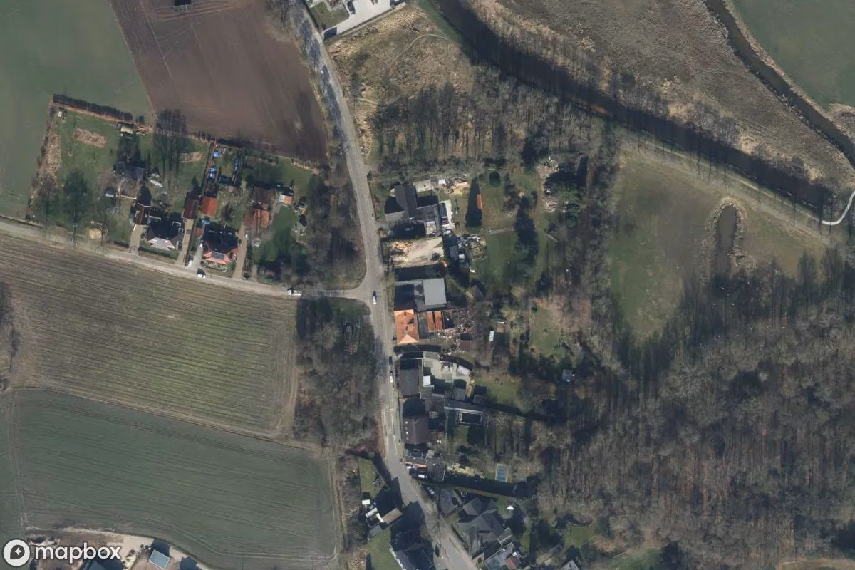 Satellitbild från luften av Club, en övergiven Diskotek i Glane, Nederländerna