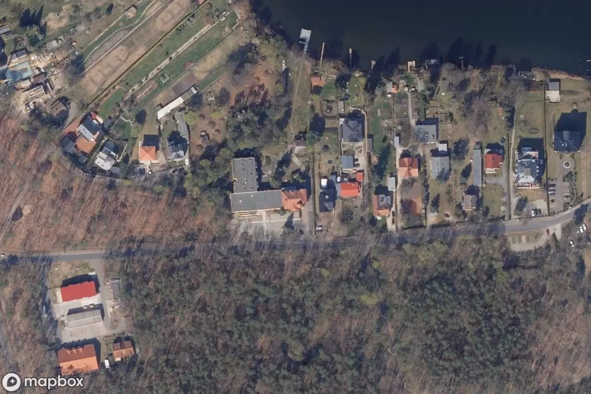 Satellitbillede set fra luften af Hotel, et forladt Hotel i Grünheide (Mark), Tyskland