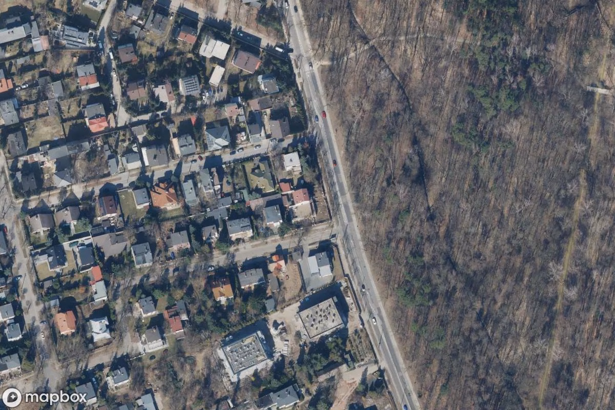 Satellittbilde fra luften av Verlassenes Gebäude, et forlatt i Łódź, Polen