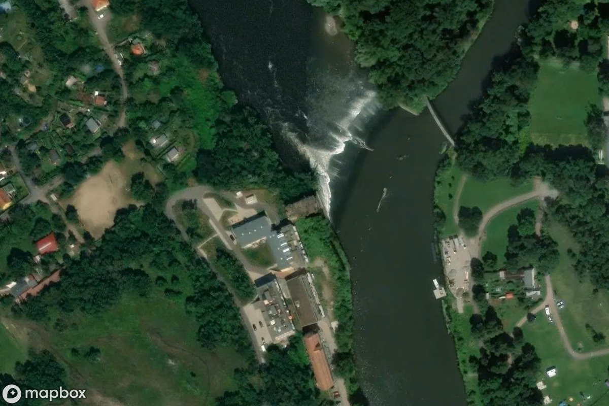 Satellitbillede set fra luften af Kröllwitzer Papiermühle, et forladt Fabrik i Halle (Saale), Tyskland