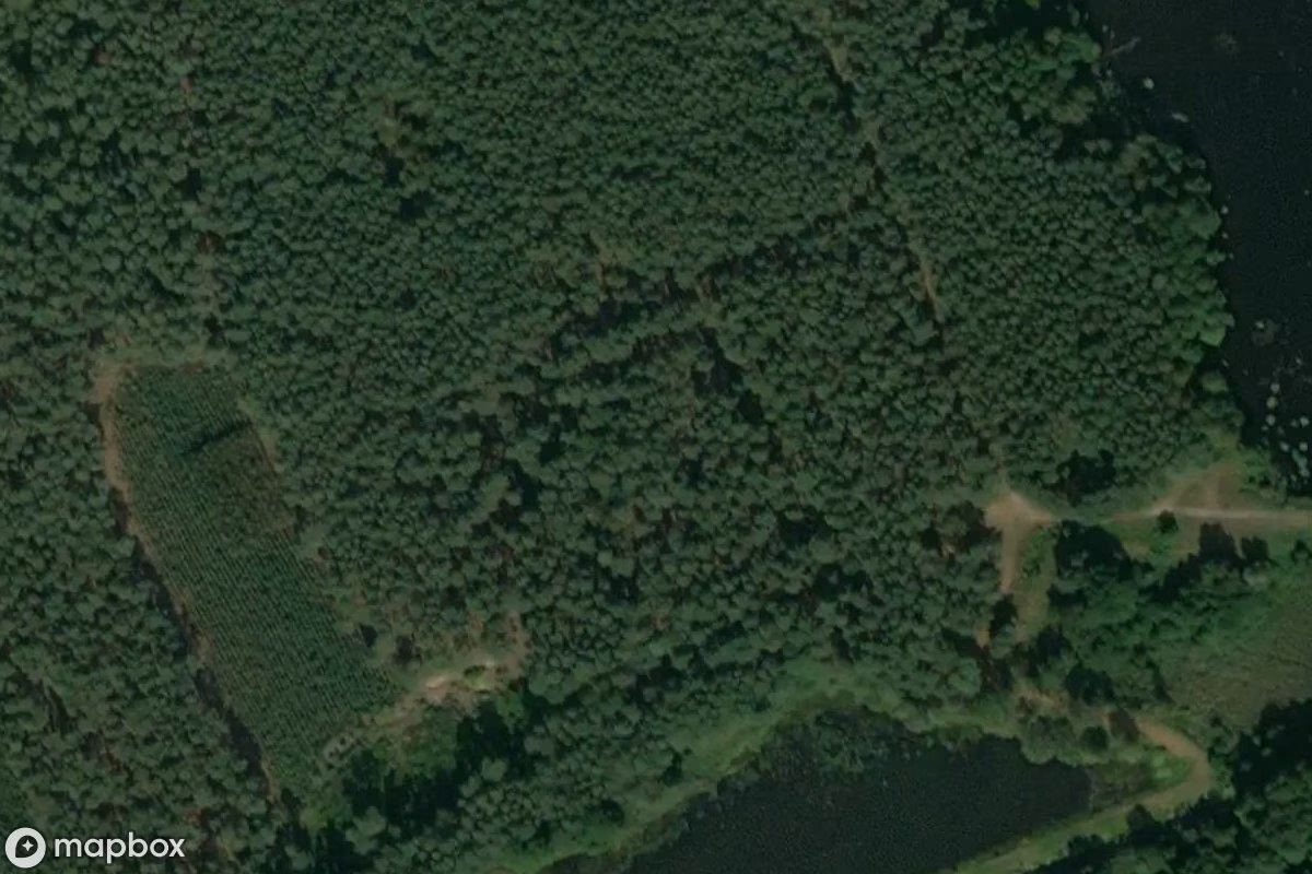 Satellitbillede set fra luften af Bunker, et forladt Bunker i Łąkie, Polen