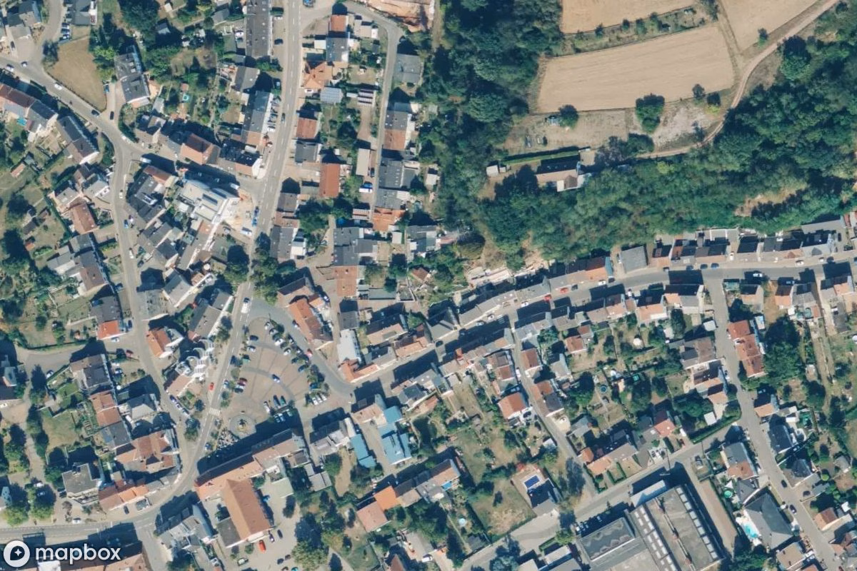 Vue aérienne satellite de Haus, un  abandonné à Dillingen/Saar, Allemagne