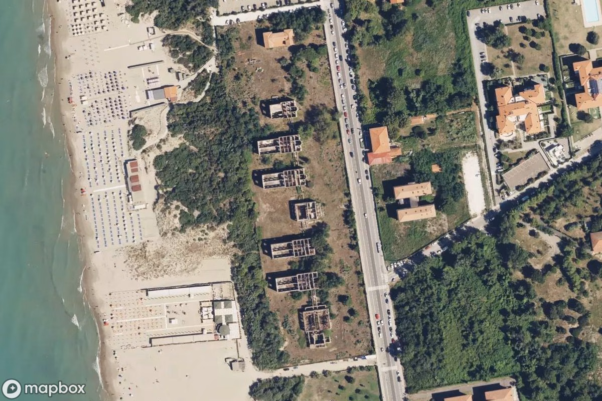 Satelitní letecký pohled na Kolonie Florenz, opuštěné Obytný dům v Pisa, Itálie