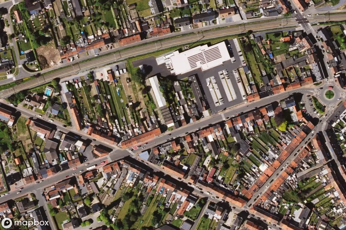 Műholdas légi felvétel Menuiserie Forrez helyszínről, egy elhagyatott Gyár itt: Wervik, Belgium