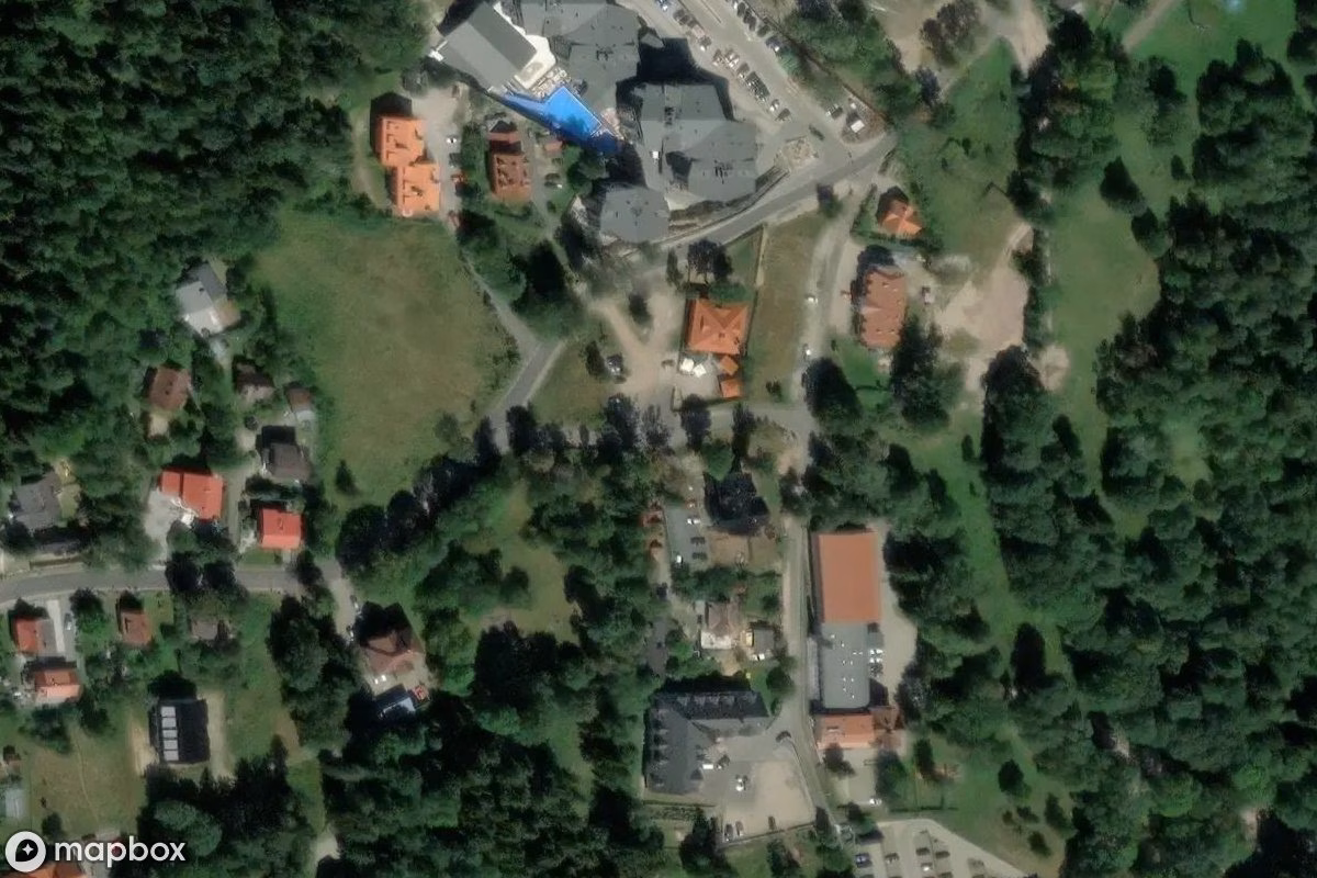 Satelitarny widok z lotu ptaka Leśna Huta Szklarska Poręba, opuszczone Fabryka w Szklarska Poręba, Polska