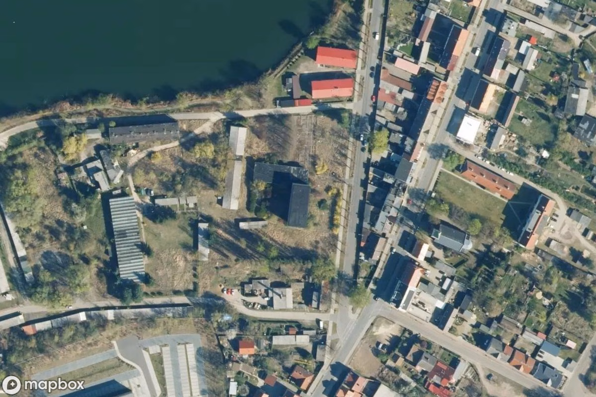 Satellitenansicht von Bürogebäude, eine verlassene in Zehdenick, Deutschland