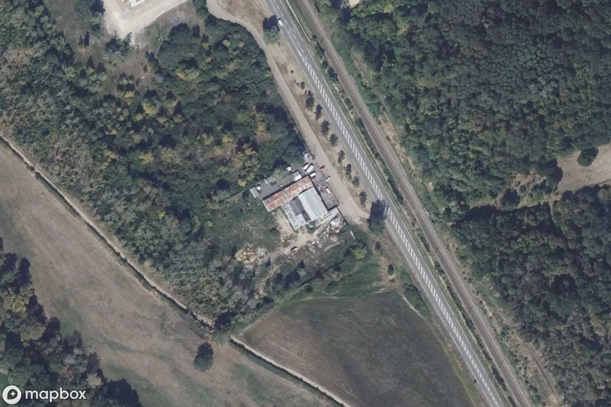 Satellitenansicht von Garage Dham, eine verlassene  in Neuvy-sur-Loire, Frankreich