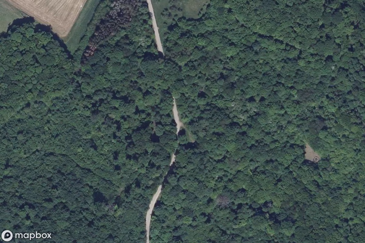 Satellitbillede set fra luften af Bunker Ou, et forladt Bunker i Oudrenne, Frankrig