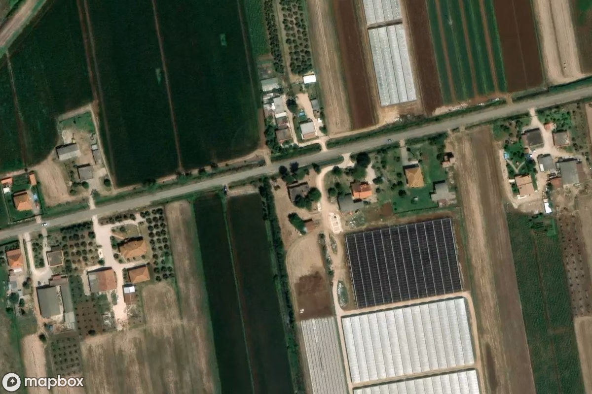 Satelitní letecký pohled na Taubenhof, opuštěné Statek v Terracina, Itálie