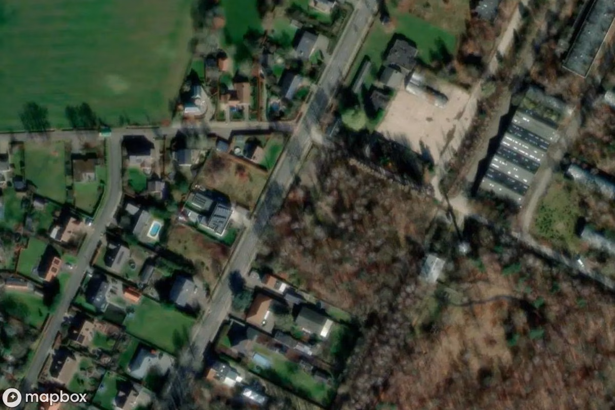 Satellitbillede set fra luften af Panzer, et forladt Køretøj i Geel, Belgien