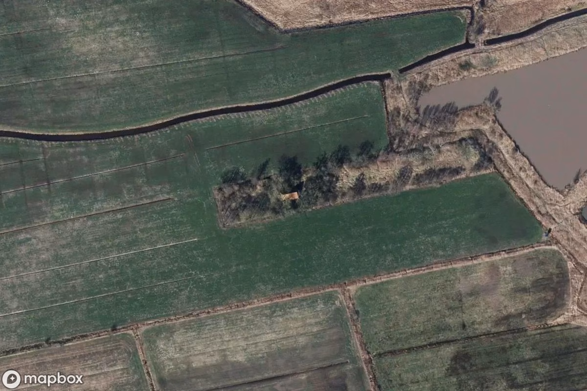 Satellitbild från luften av Ruine, en övergiven Ruin i Loppersum, Tyskland