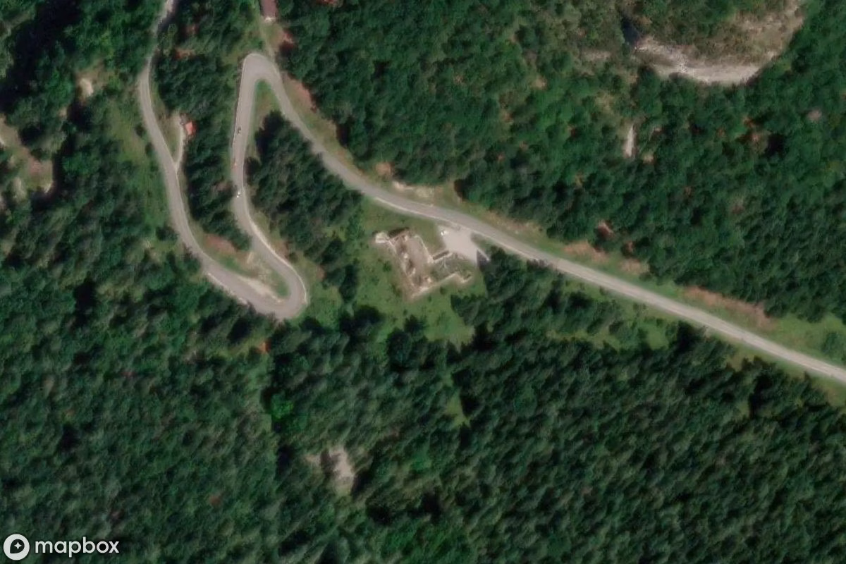 Vue aérienne satellite de Batteria Sella Predil, un Site militaire abandonné à Tarvisio / Tarvis / Trbiž, Italie