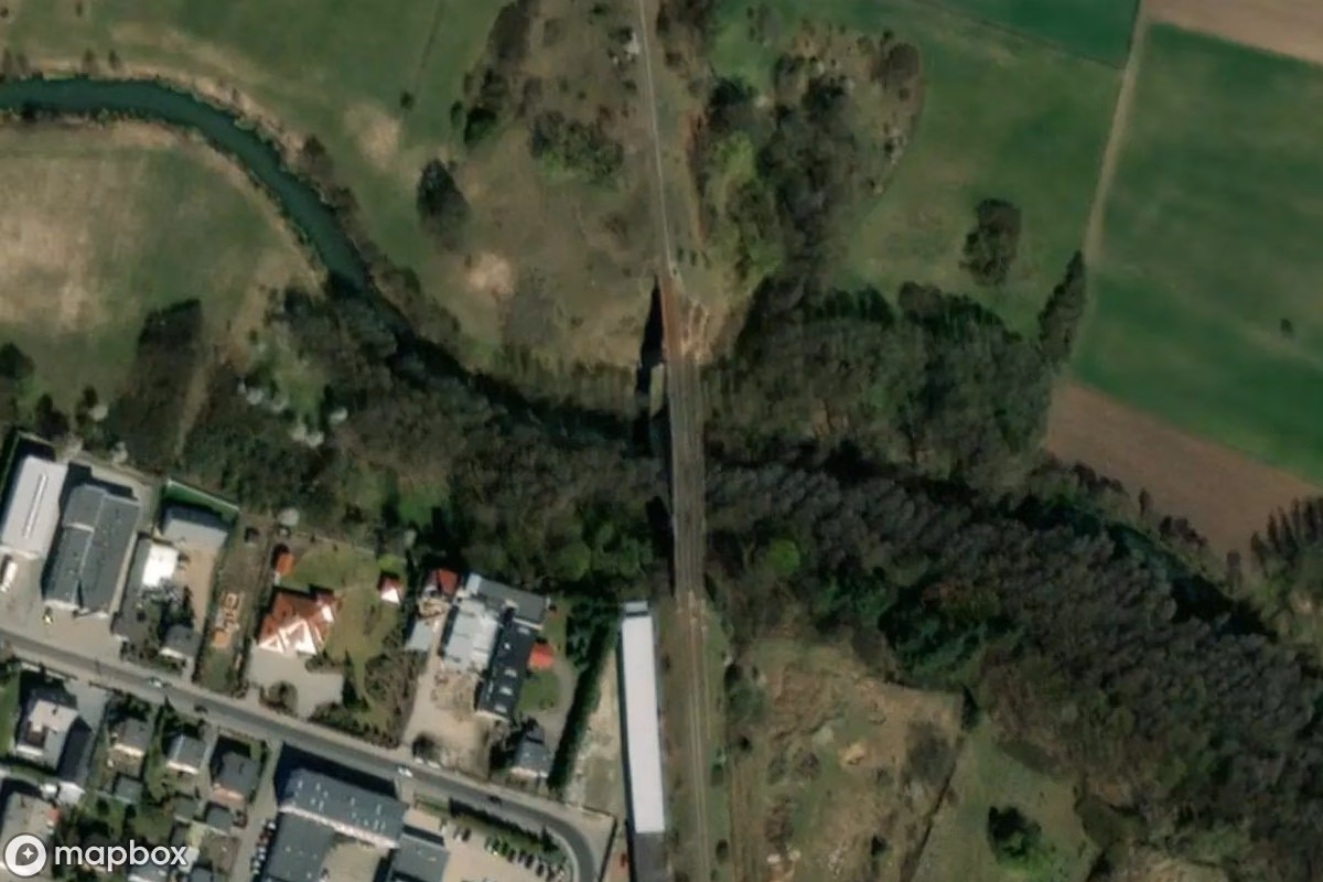 Satellitbillede set fra luften af Eisenbahnbrücke, et forladt  i Koronowo, Polen