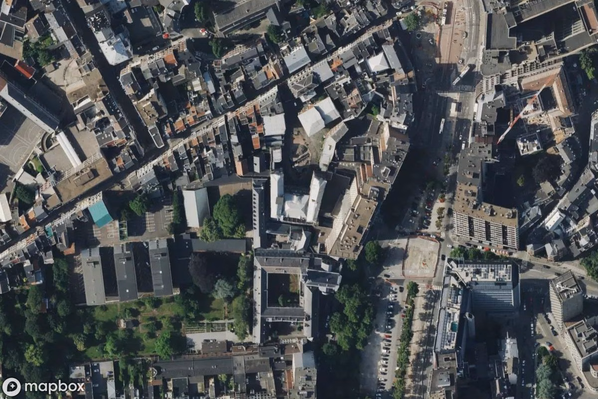 Satellittbilde fra luften av Pritzer Fabrik, et forlatt  i Liège, Belgia