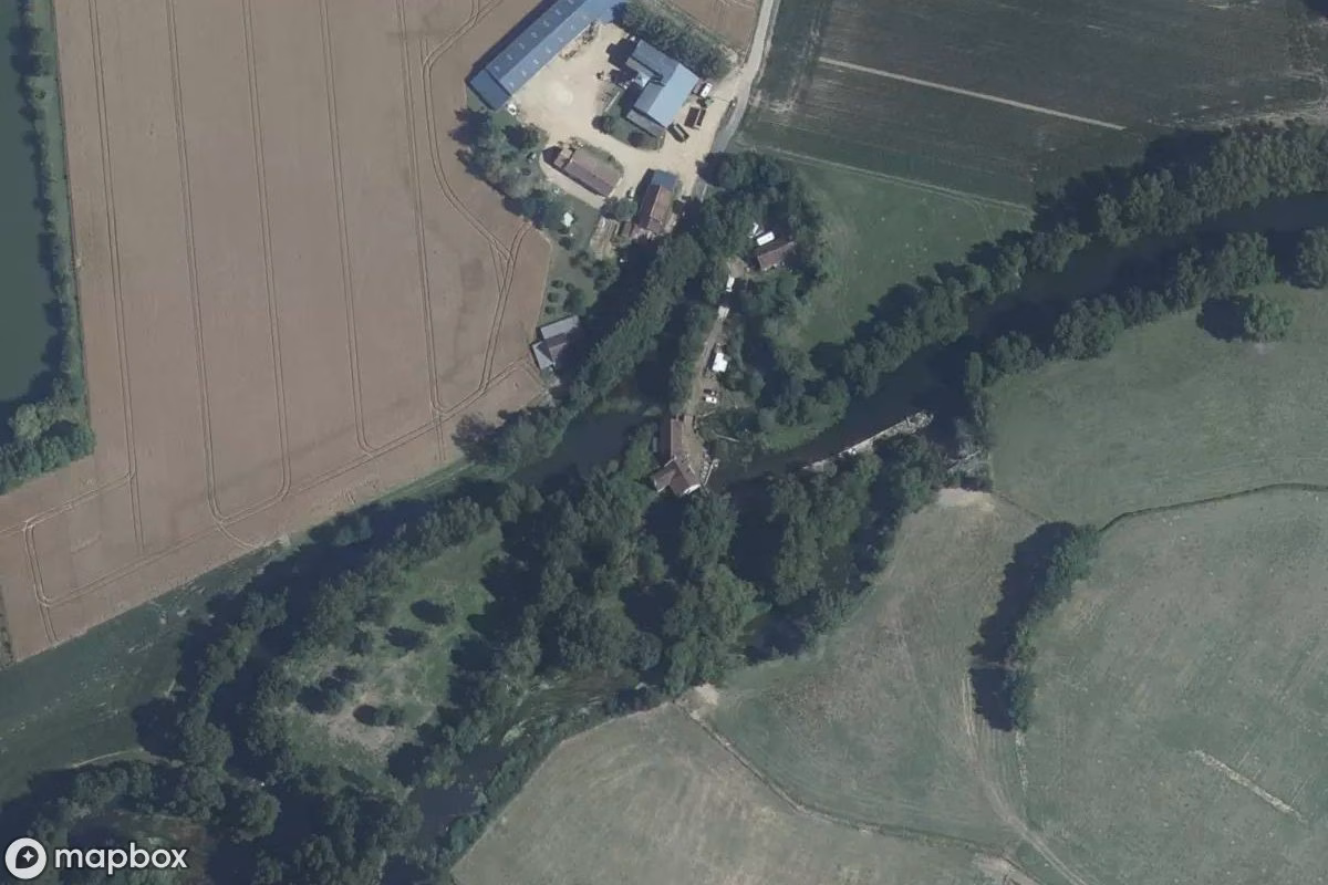 Satellitbillede set fra luften af Moulin Des Eaux, et forladt Industri i Lunay, Frankrig