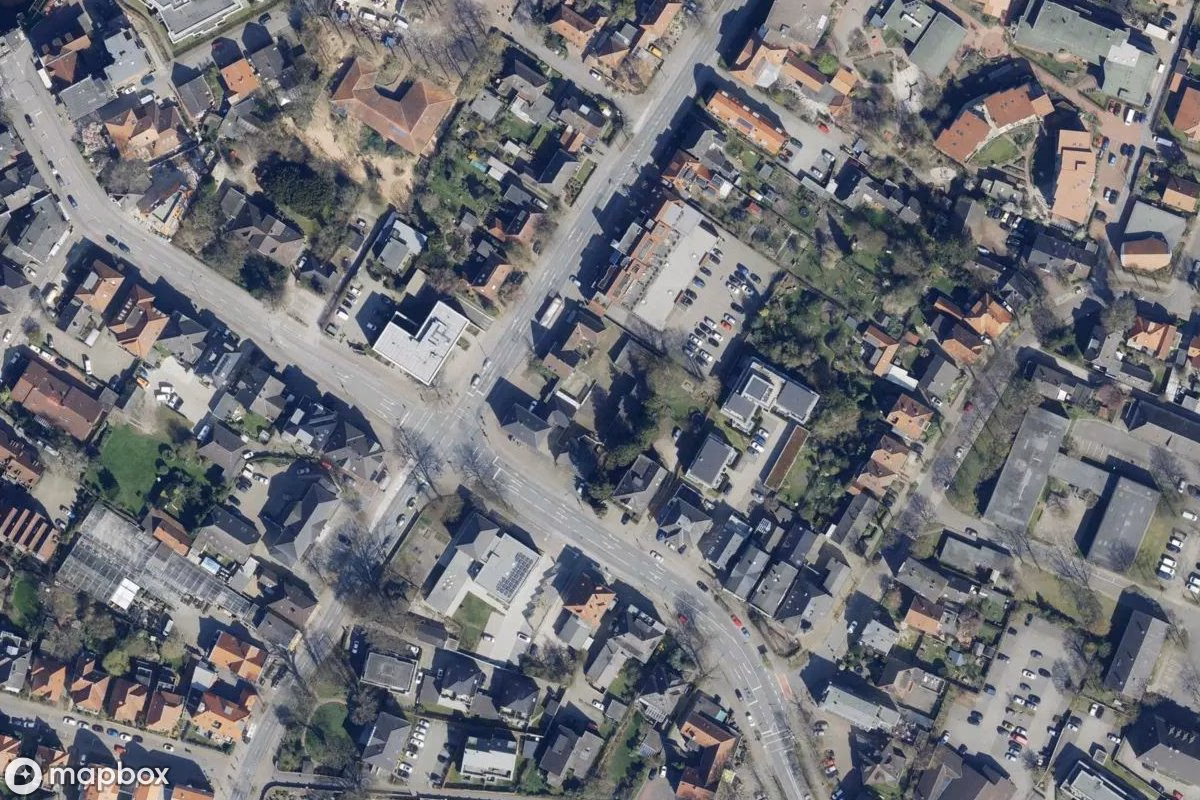 Aerial satellite view of Häuser, an abandoned Residence in Oldenburg, Germany