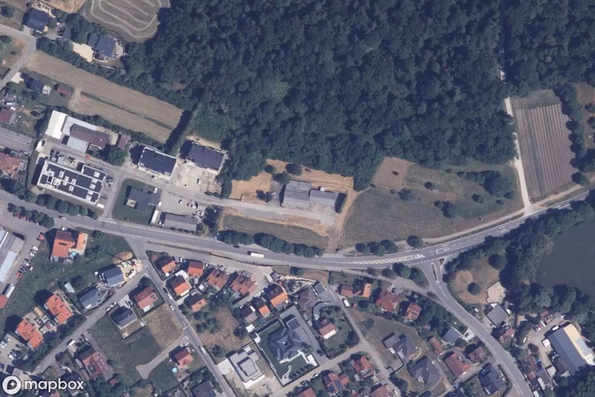 Satellitbild från luften av Autowerkstatt, en övergiven Fabrik i Bodelshausen, Tyskland