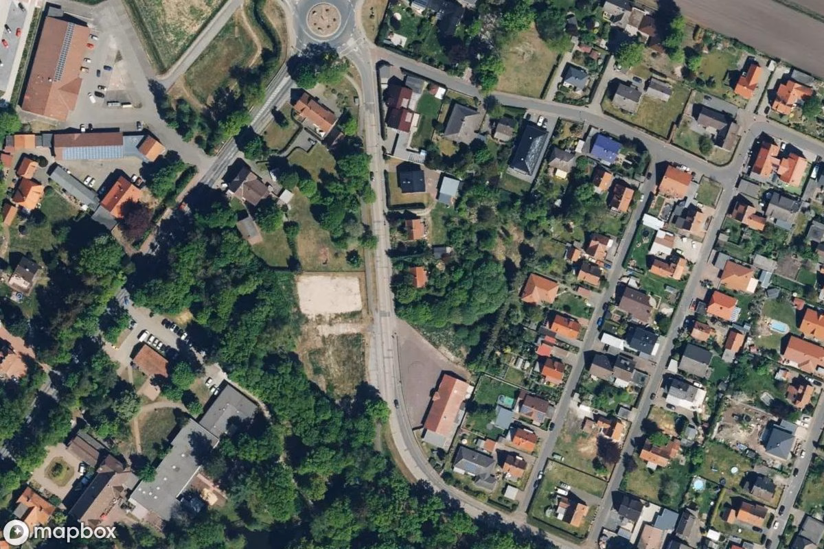 Satellietbeeld vanuit de lucht van Haus, een verlaten  in Triangel, Duitsland