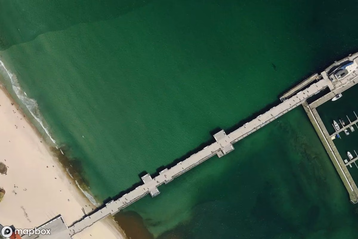 Vista aérea por satélite de Molo Sopot, un  abandonado en Sopot, Polonia