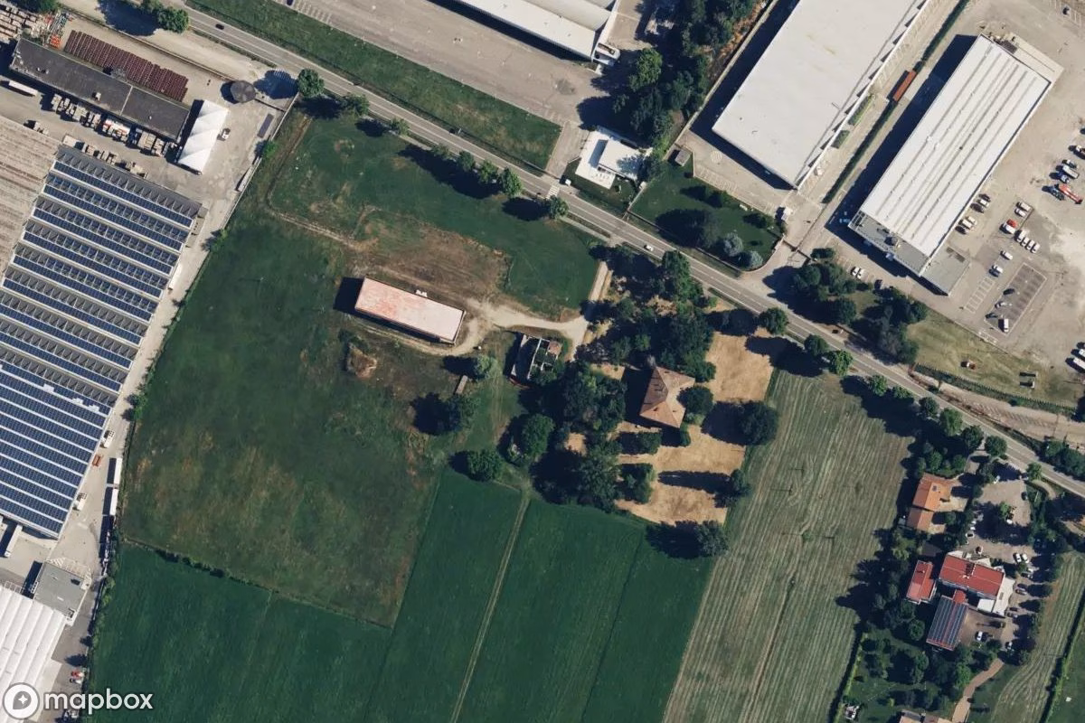 Satellietbeeld vanuit de lucht van Lost Place, een verlaten  in Anzola dell'Emilia, Italië