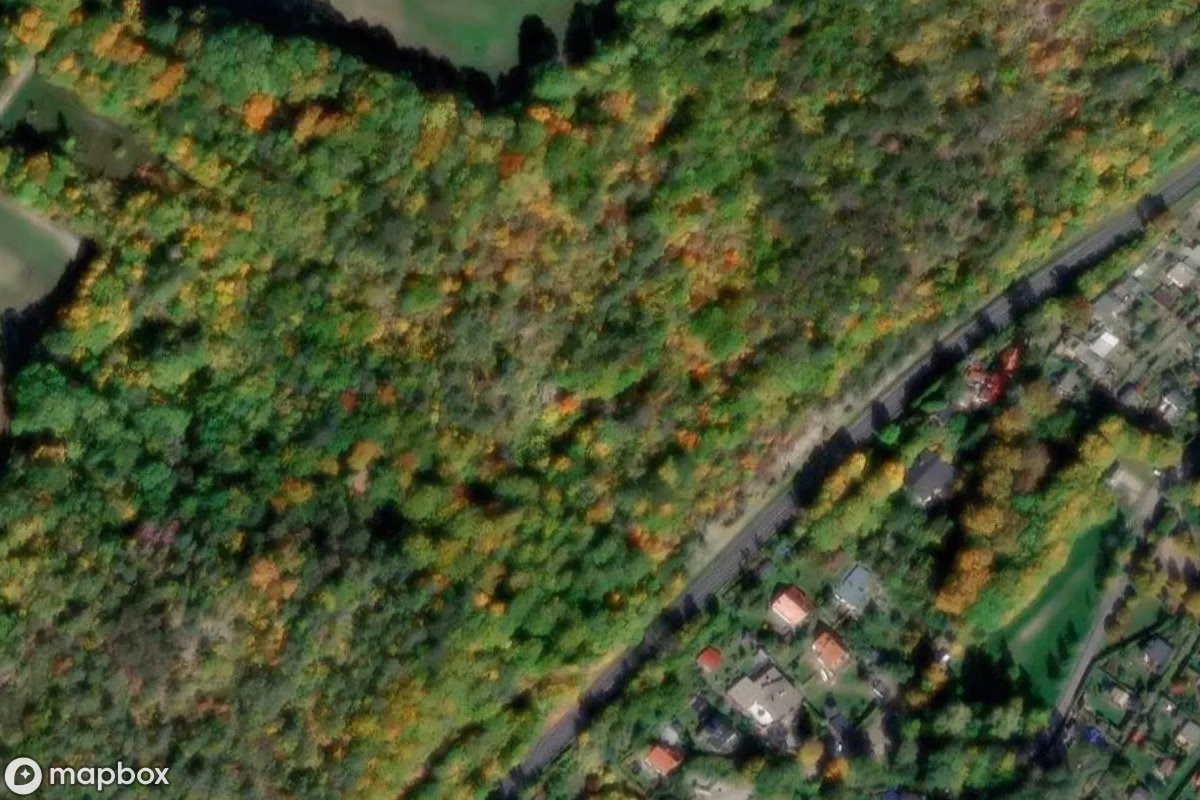 Satellietbeeld vanuit de lucht van Wincklersche Gruft, een verlaten  in Arnstadt, Duitsland