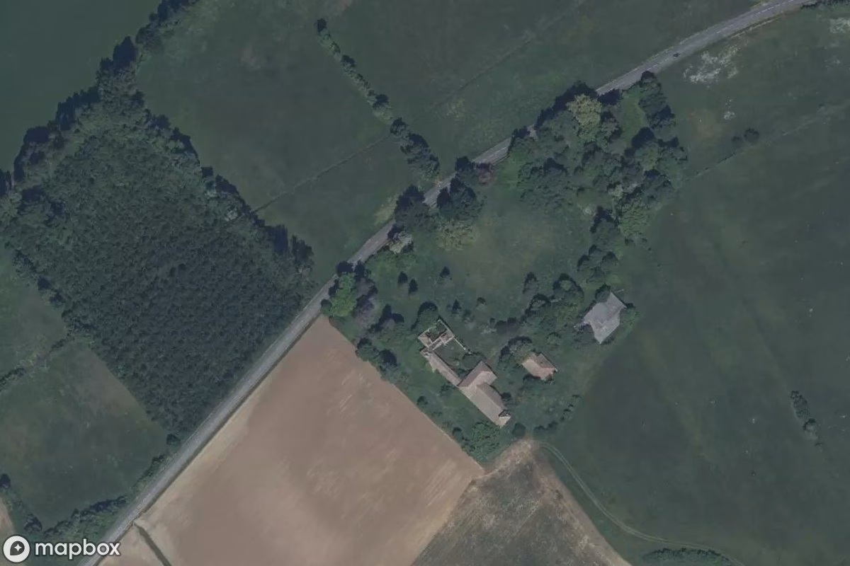 Satelitarny widok z lotu ptaka Maison Montp, opuszczone Dom mieszkalny w Montagnac-sur-Lède, Francja