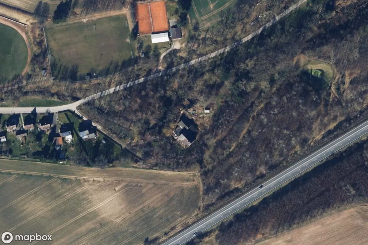 Vista aérea por satélite de Lokal, un Restaurante abandonado en Bevern, Alemania