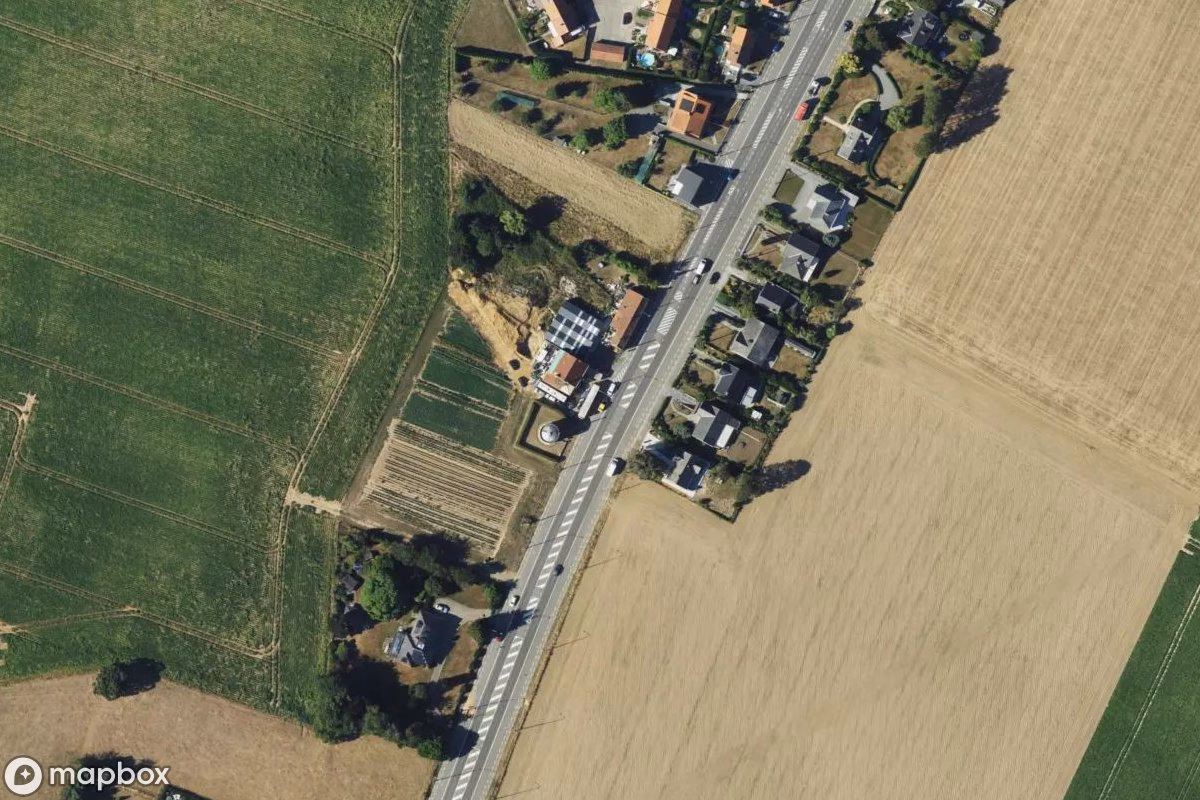 Satelitarny widok z lotu ptaka Club Échangiste, opuszczone  w Quenast, Belgia