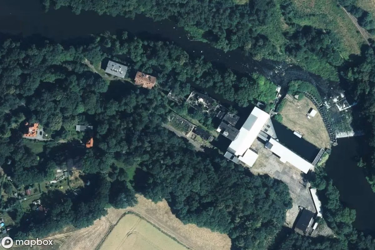 Vista aérea por satélite de Papierfabrik, un Fábrica abandonado en Lunzenau, Alemania
