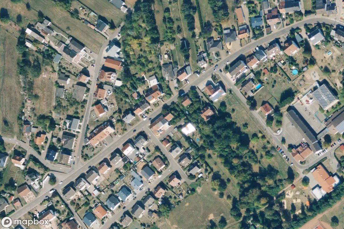 Satellitenansicht von Wohnhaus, eine verlassene Wohnhaus in Beckingen, Deutschland