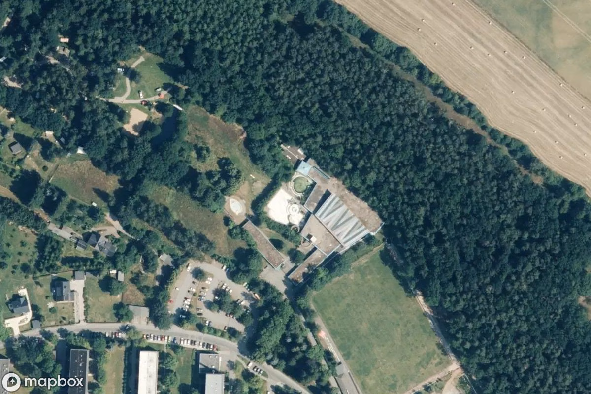 Satelitarny widok z lotu ptaka Schwimmbad, opuszczone Basen w Thalheim/Erzgebirge, Niemcy