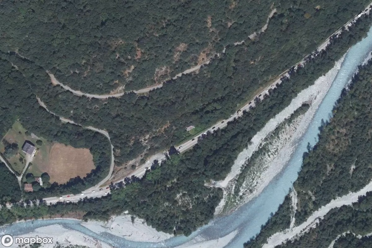 Műholdas légi felvétel Maison du G helyszínről, egy elhagyatott Lakóház itt: Séchilienne, Franciaország