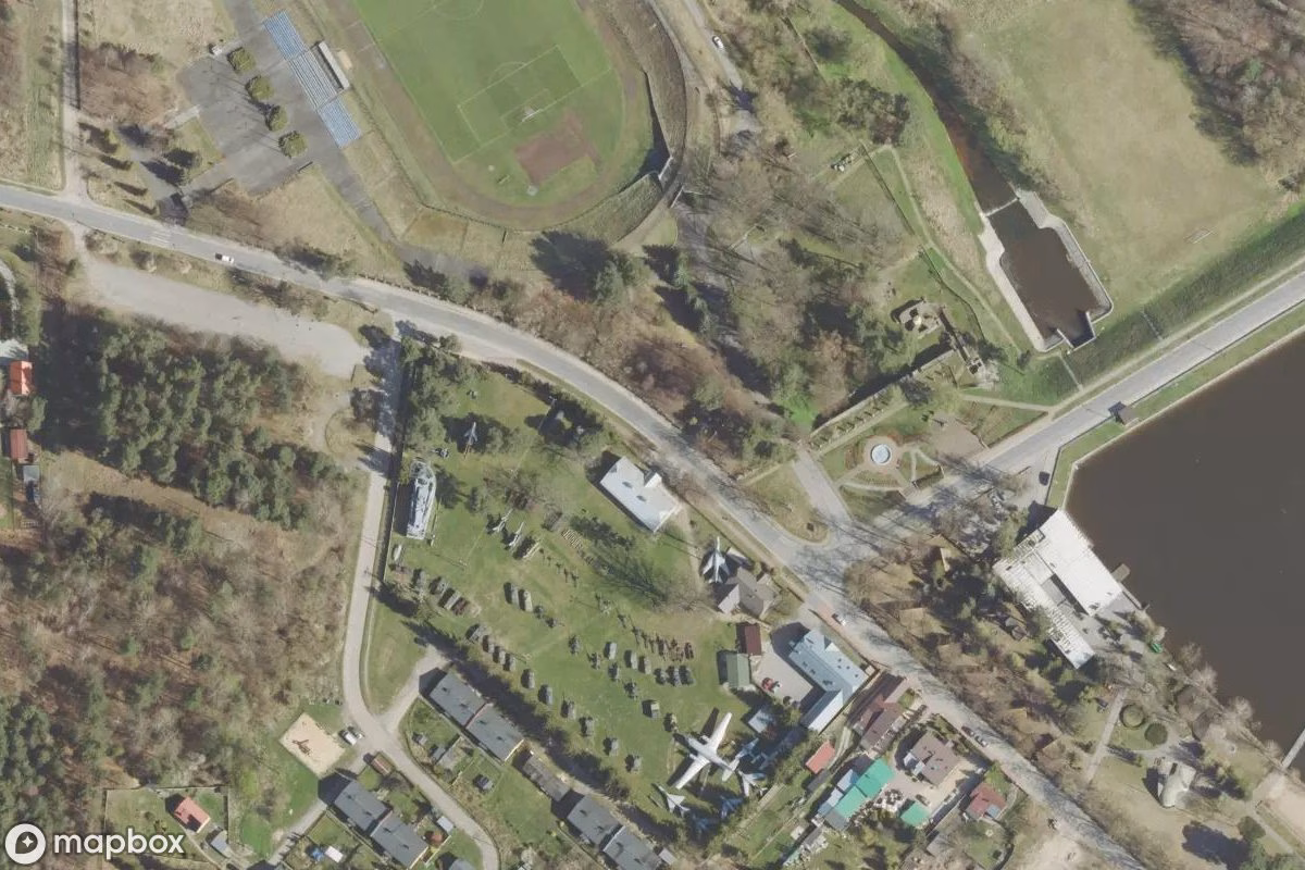 Satellitbillede set fra luften af Museum Skarżysko, et forladt Museum i Skarżysko-Kamienna, Polen