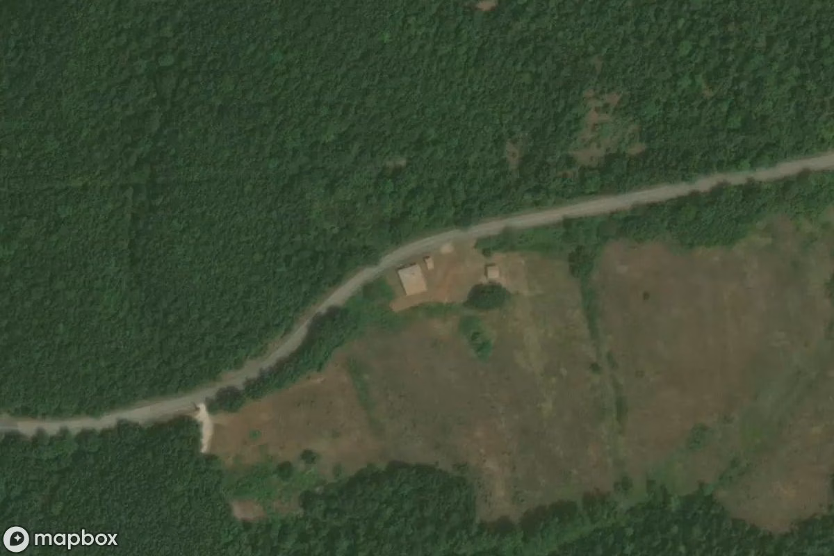 Vue aérienne satellite de Haus, un  abandonné à Monterotondo Marittimo, Italie