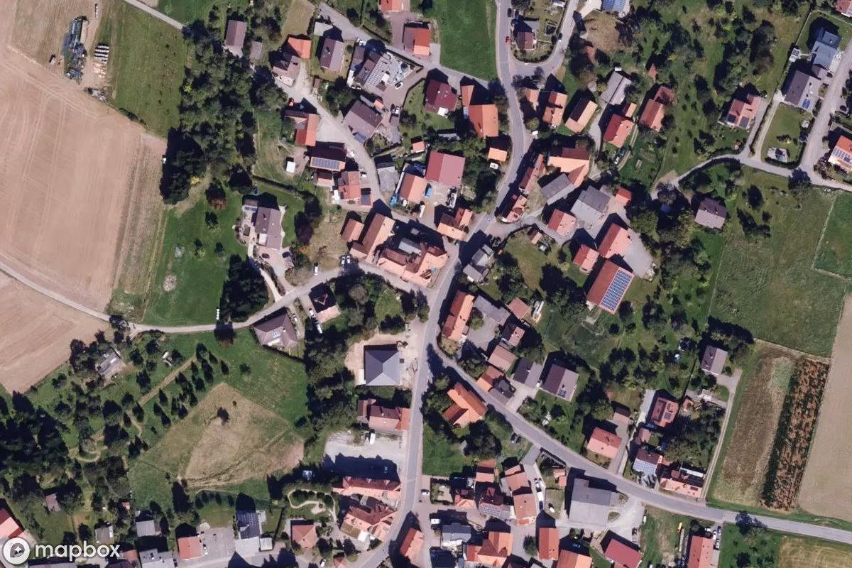 Satellietbeeld vanuit de lucht van Gasthaus, een verlaten  in Waldkatzenbach, Duitsland
